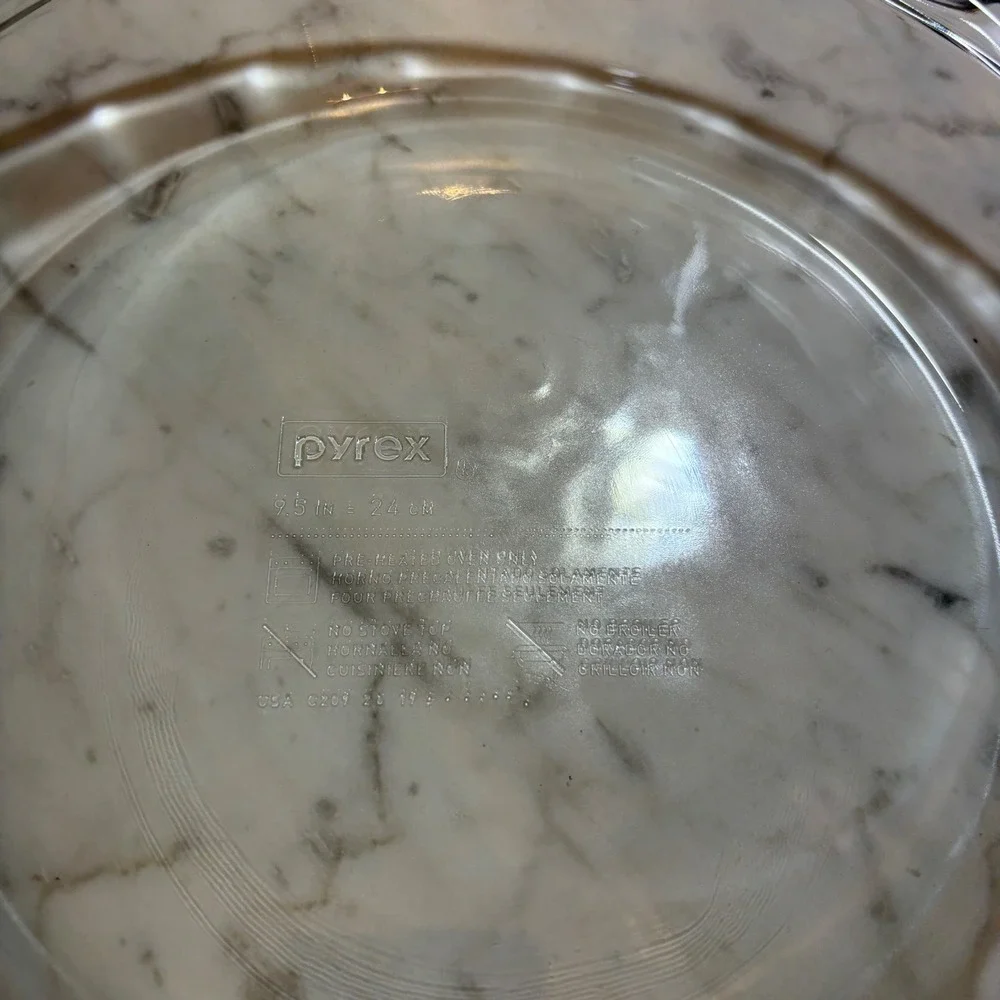 Pyrex 9.5 Inch Clear Glass Scalloped Rim Pie Plate Baking Dish 24cm USA C209